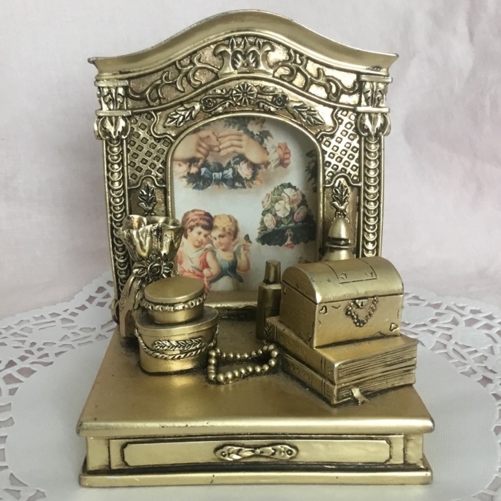✨Vintage Antique Victorian Gold Metal Vanity Jewelry Trinket Box Picture Frame